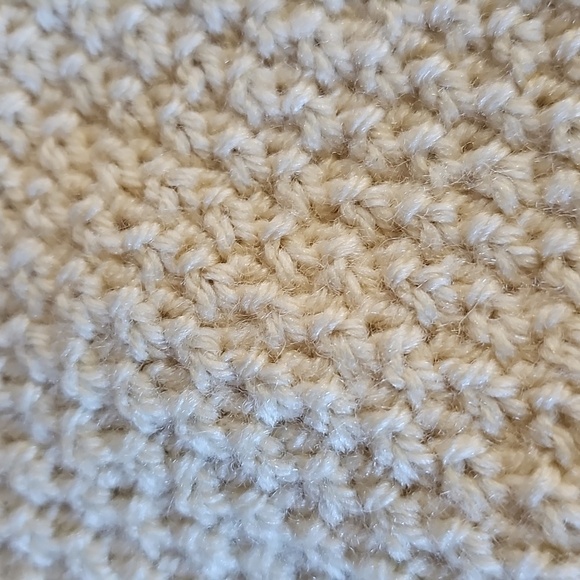Handmade Womens Cream Cable Knit Sweater. Excelent Condion. Meduim - Picture 11 of 12